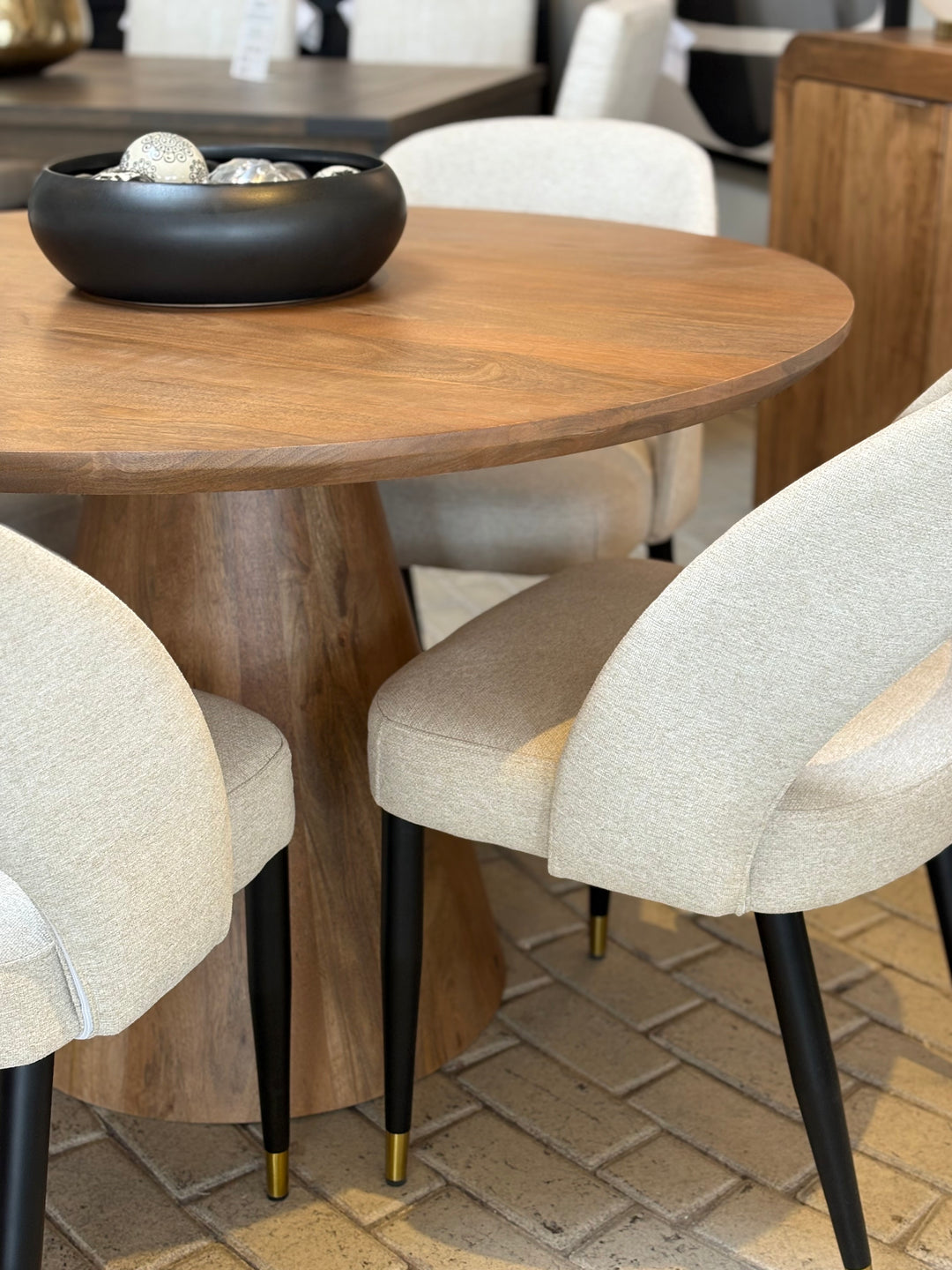 Essence 47” Round Dining Table